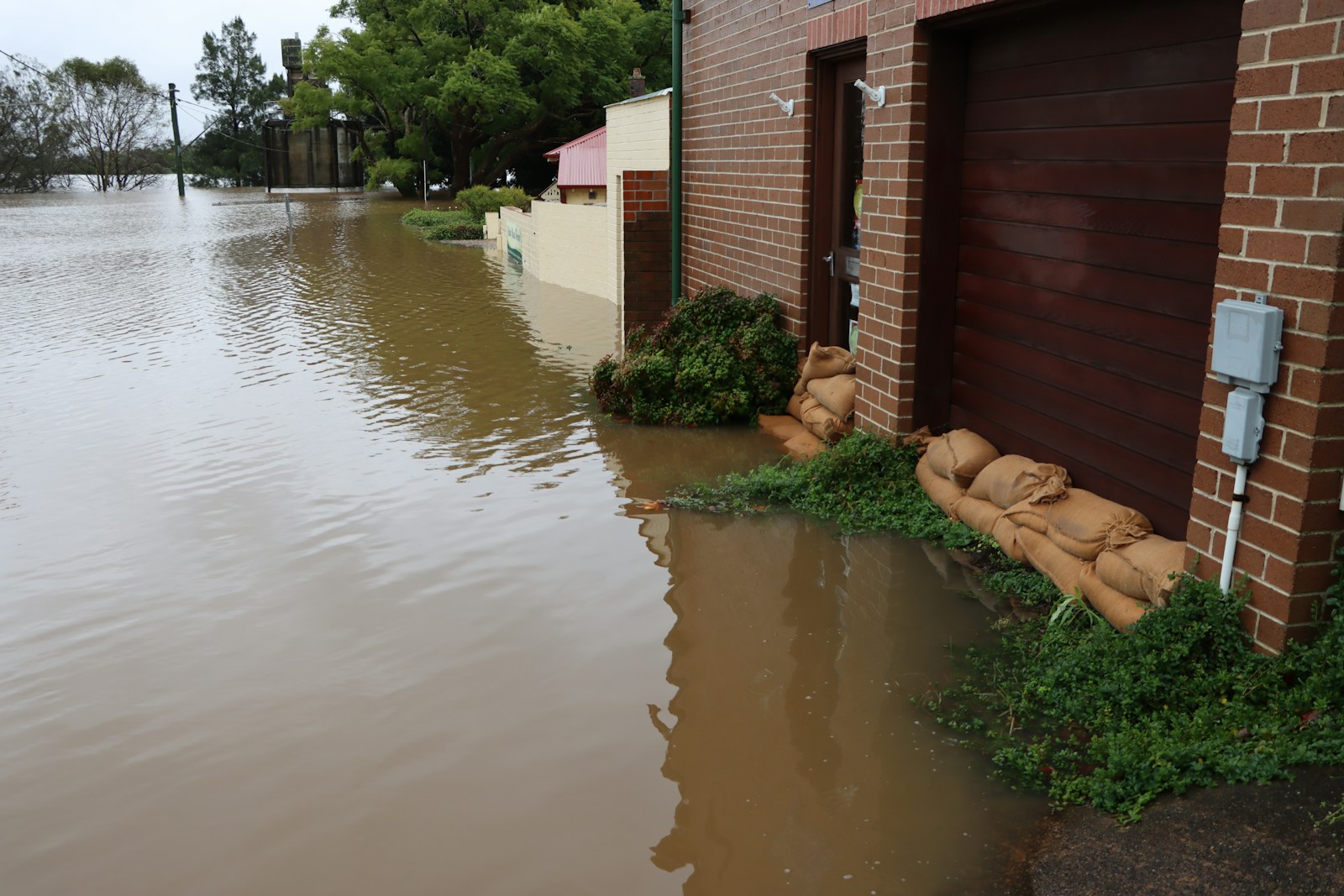 Water in de kelder: wat te doen