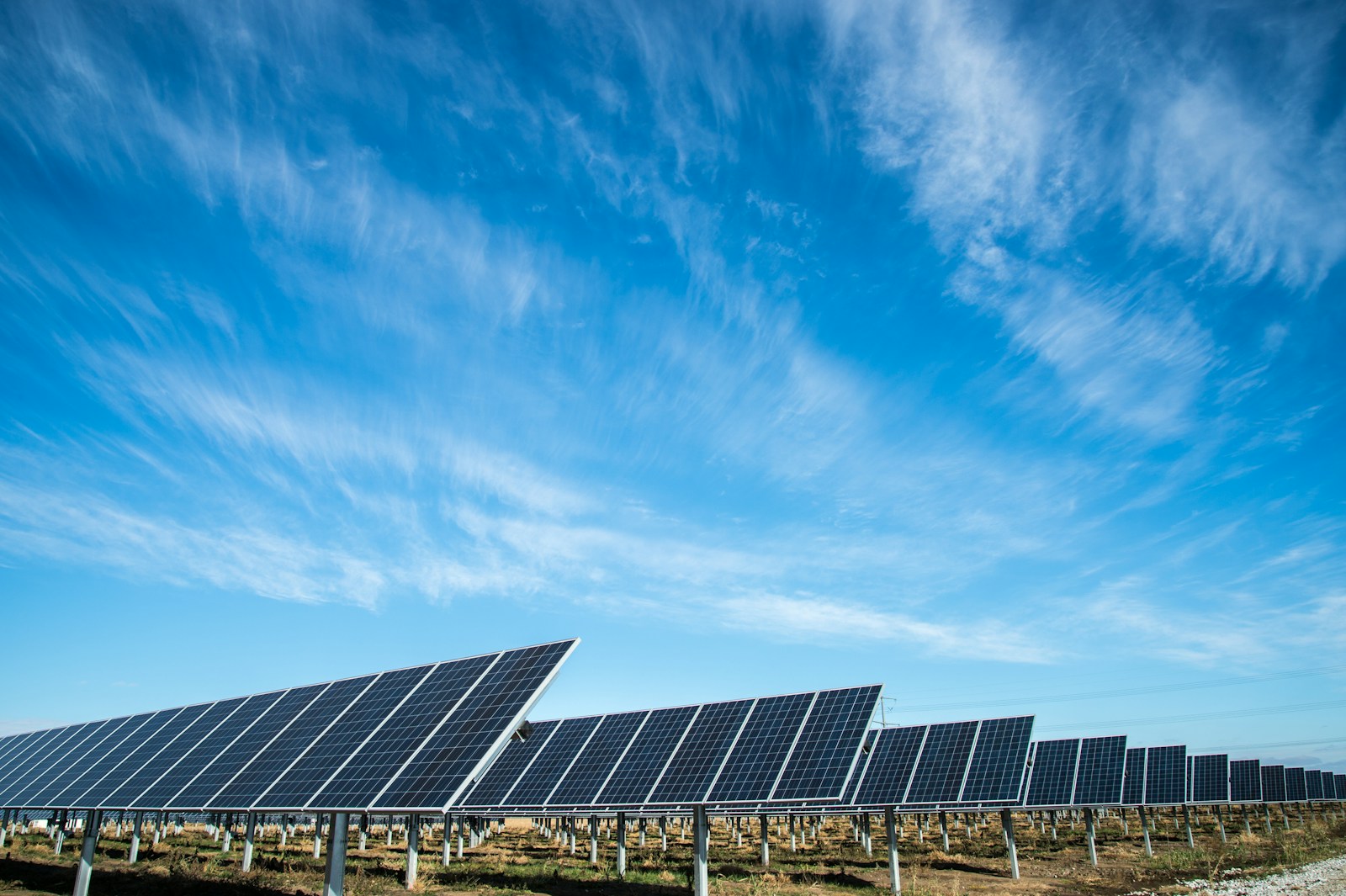 Zelf zonnepanelen leggen